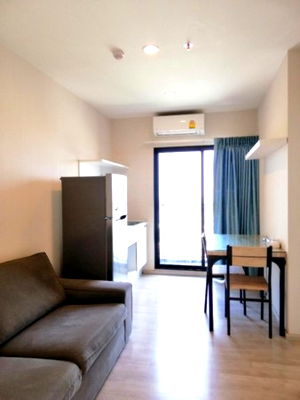 Condos for rent : DF For rent, Plum Condo Central Station Phase 1 East, beautiful room, ready to move in.