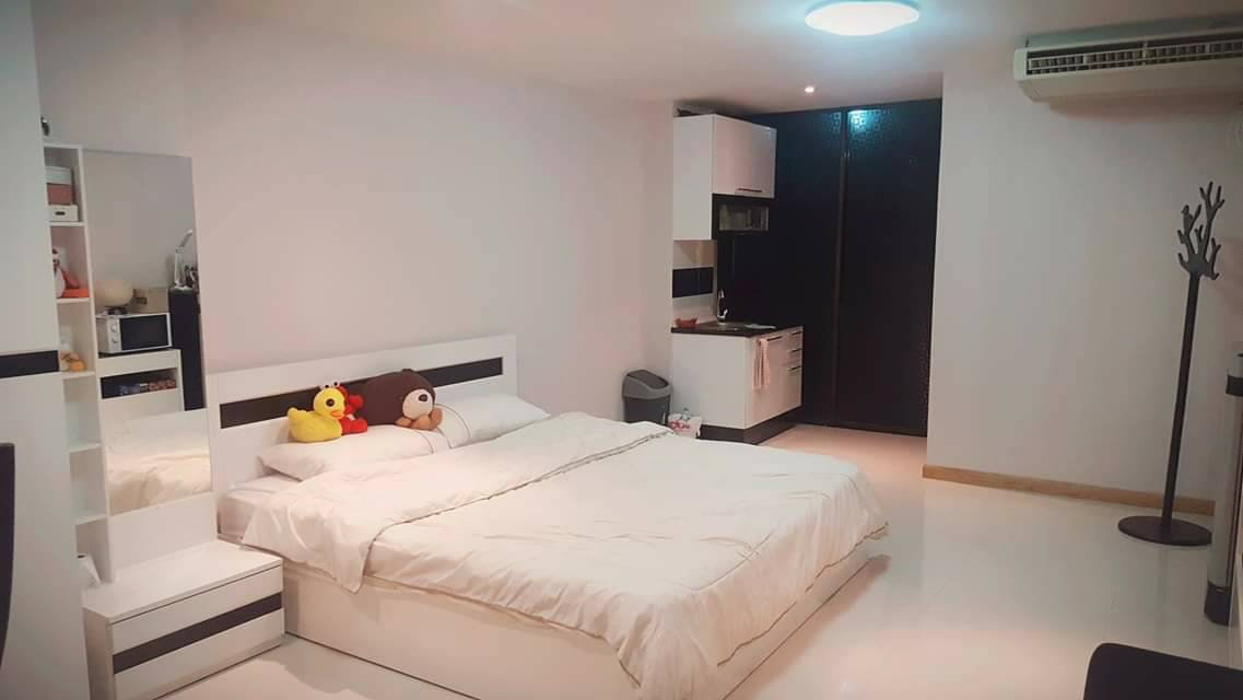 รูป P-107375 — ขายคอนโดพร้อมผู้เช่า Ratchada City Condo รัชดา ใกล้ MRT สุทธิสาร ชั้น 9 ห้องสตูดิโอ เฟอร์ครบ แอร์ใหม่ 085-592-2897 Line: @easythaihome - รูปที่ 1/5