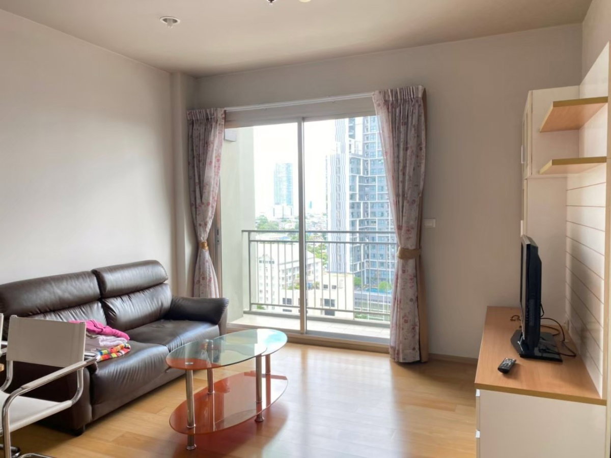 รูป P-106154 🔥 ขายคอนโดติด BTS! Hive Sathorn (49 ตร.ม.) ชั้น 16 วิวเมืองสวย ห้องใหญ่ พร้อมเครื่องซักผ้า : BTS กรุงธนบุรี Line: @easythaihome 085-592-2897 - รูปที่ 4/14