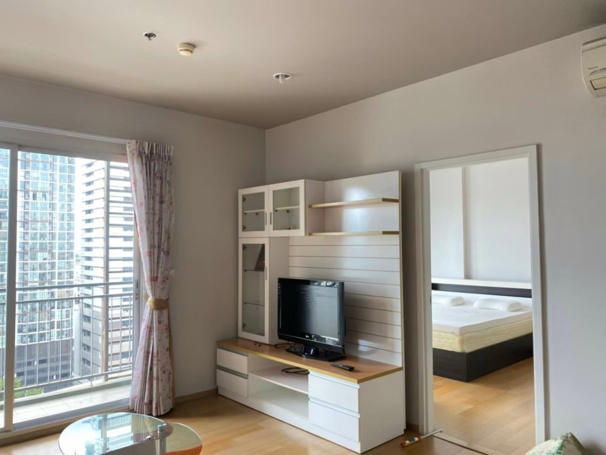 รูป P-106154 🔥 ขายคอนโดติด BTS! Hive Sathorn (49 ตร.ม.) ชั้น 16 วิวเมืองสวย ห้องใหญ่ พร้อมเครื่องซักผ้า : BTS กรุงธนบุรี Line: @easythaihome 085-592-2897 - รูปที่ 9/14