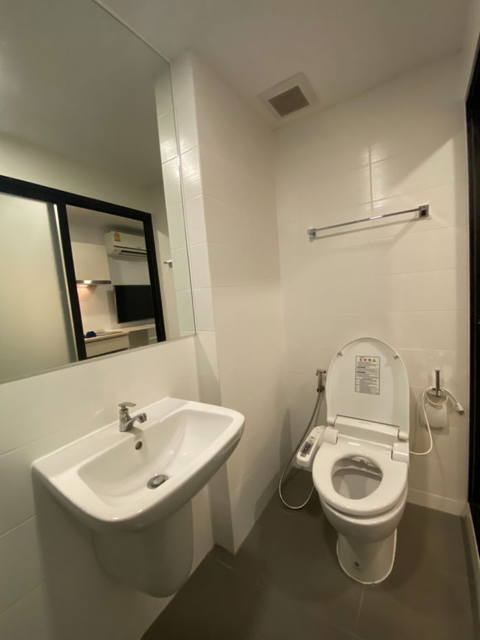 รูป (ตึกหน้าสุด /มี ค.ซักผ้า) ใกล้สระน้ำ กับห้องฟิตเนต : ให้เช่าคอนโด พอส สุขุมวิท 103 (Pause Sukhumvit 103) ใกล้ BTS อุดมสุข 850m พร้อมอยู่ - รูปที่ 13/20