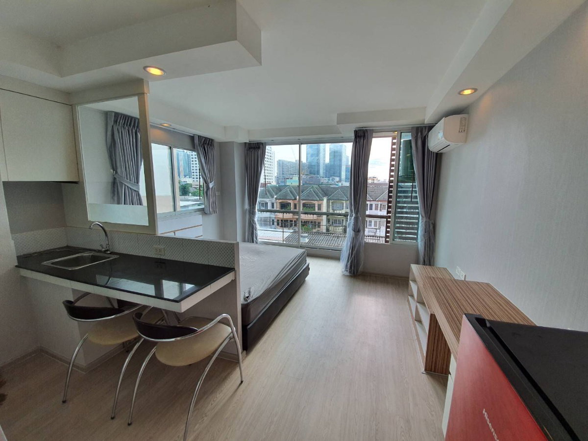 รูป P-108657 — ขายคอนโด ชั้น 5 Humble Living ห้องสตูดิโอ วิวเมือง ใกล้ MRT สุทธิสาร 085-592-2897 Line: @easythaihome - รูปที่ 1/4