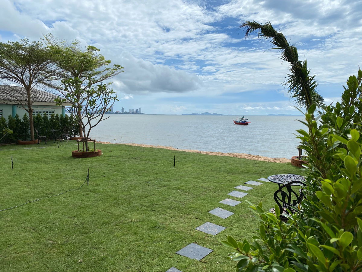 picture CASA 9 Banglamung - New Beachfront Apartment. Only 10 mins to Pattaya. - 5/15