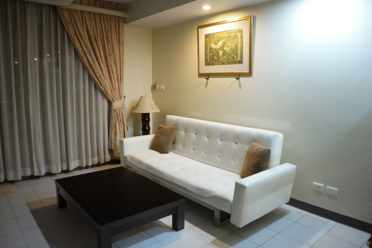 picture 2 bedroom condo for sale at Supalai Park Phaholyothin 24. Next to the green BTS, Phahon 24, good location, affordable price as a new condo. - 1/14