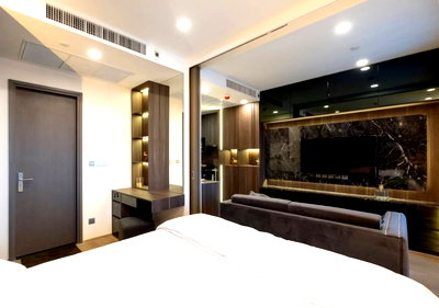 Condos for rent : Ashton Chula Silom. 1bed 35sqm. Line id: @pfagent