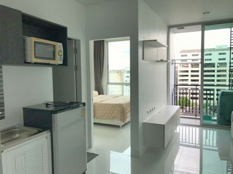 CWT117 Chewathai Ramkamhaeng 30sqm. 7 FL.1Bed 2.4MB. 092-597-4998