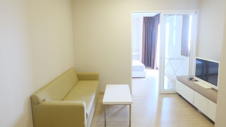   ให้เช่า ห้อง 1 ห้องนอน ชั้น 12 ตึก เอ เอ็มโซไซตี้คอนโดเมืองทองธานี ราคาเช่า 8,000/ เดือน ห้องมีระเบียง