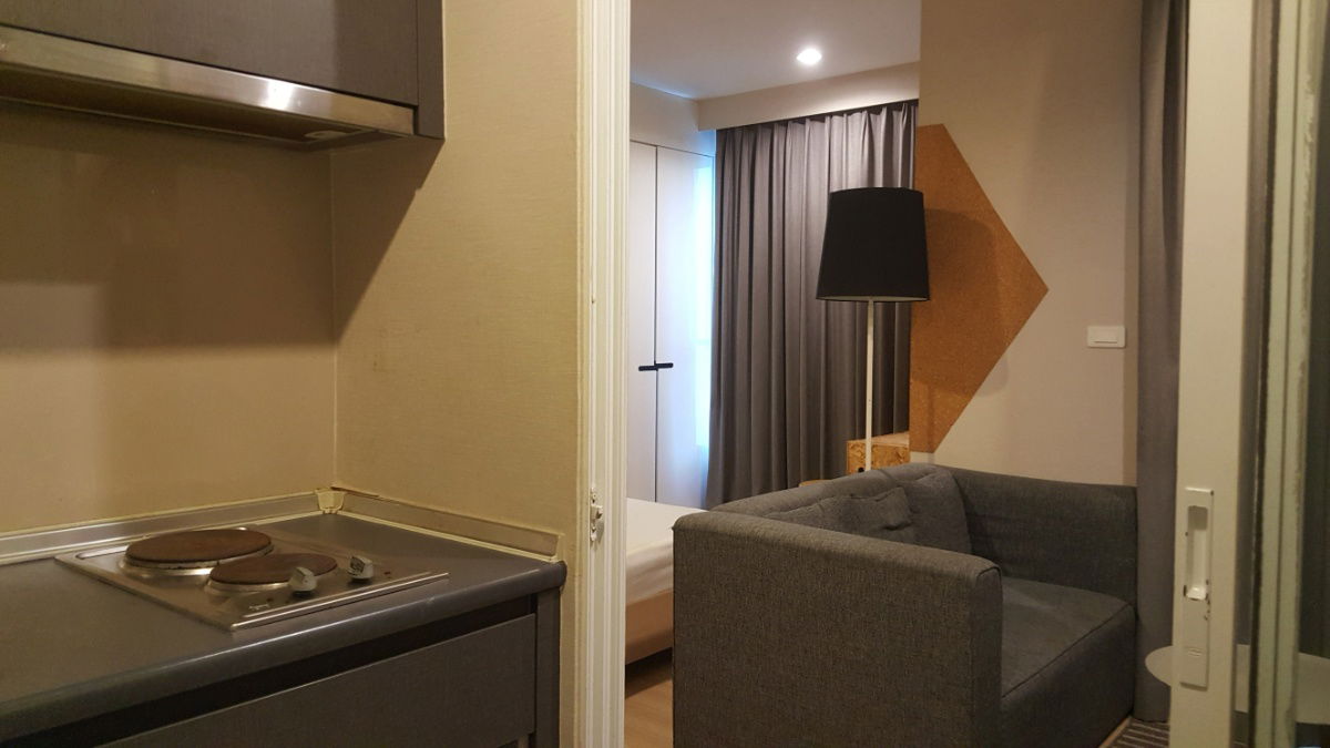 รูป For Rent The Base Ramkhamhaeng Condo Studio room 31st. Floor 0869888099 Line ID: dhiradhn - รูปที่ 7/43