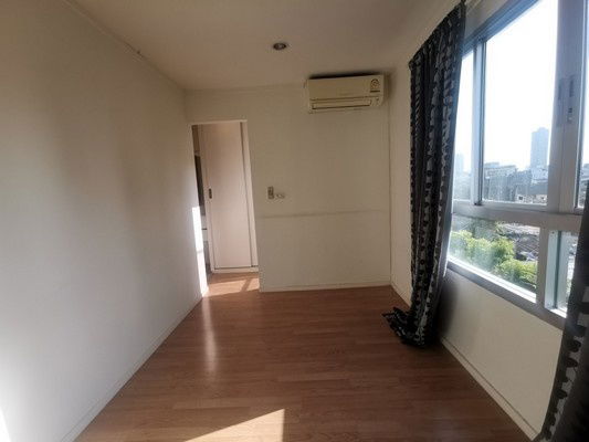 picture sss280 Condo for sale Lumpini Ville Sukhumvit 77 (2) empty room - 21/27