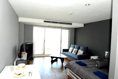 Condos for rent Phrom Phong : Baan Sukhumvit36. BTS ThongLor. Studio 44sqm. Line id: @pfagent