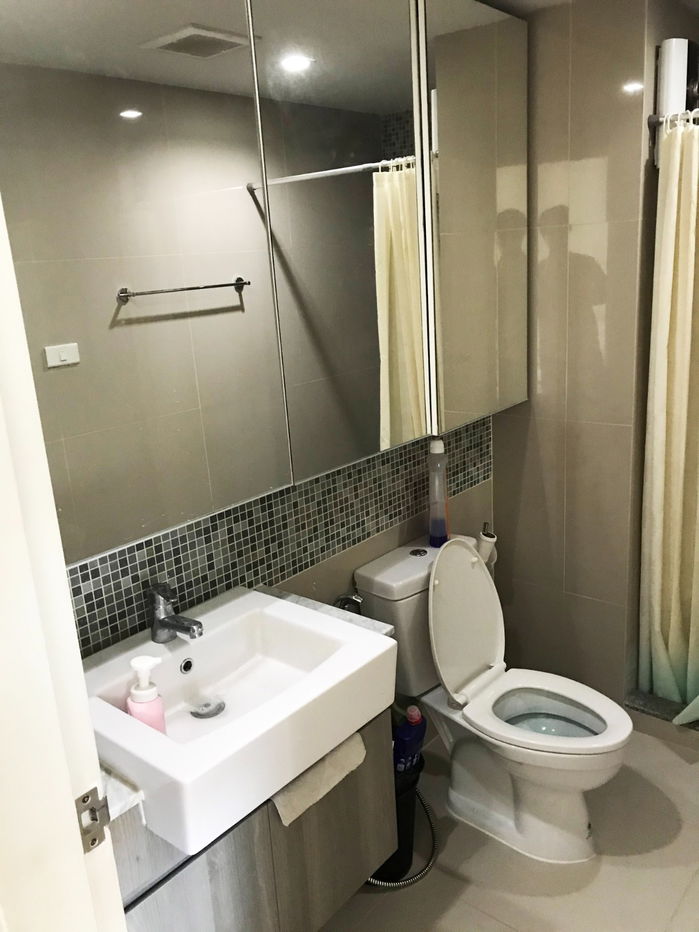 รูป >>เจ้าของให้เช่าเอง<< 2 ห้องนอน We Condo เอกมัย-รามอินทรา ตึก B **อุปกรณ์ไฟฟ้าครบ** - รูปที่ 3/6