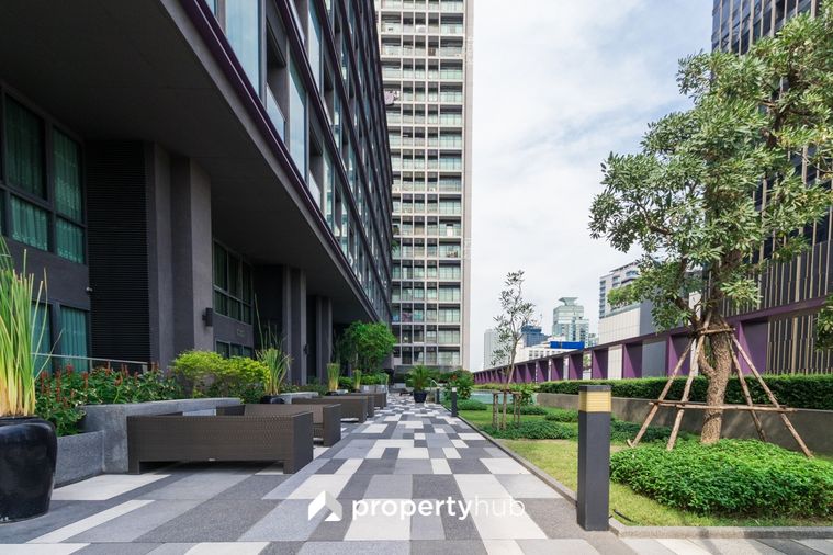 Noble Remix 2 Thonglor