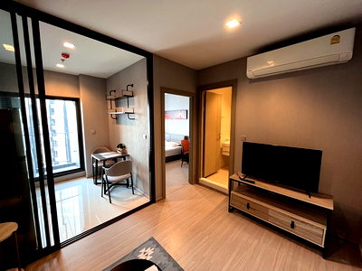 Condos for rent : Condo for rent Life Asoke-Rama9 near MRT Rama 9 station 