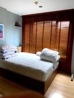 Condos for sale : The Base-Rama9 oneBed 33 sqm. 19th floor 2.55 MB. 092-597-4998