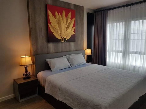 ให้เช่าดีคอนโด ริน 2 นอน 2 น้ำ 5.2 ล้านบาท ค่าเช่า23,000/ด. วิวห้องนั่งเล่นเห็นตึกเซ็นเฟส เป็นส่วนตัว #เซ็นเฟสชม.