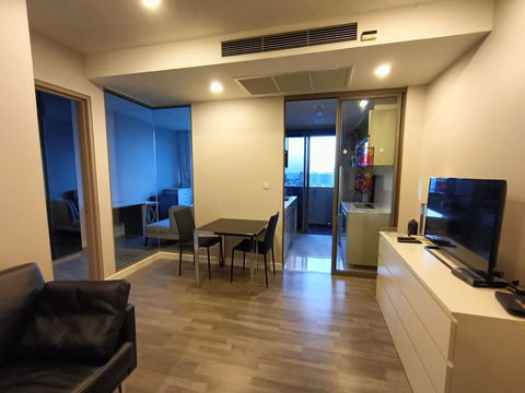 The Room Rama 4 ห้องสวย ราคาดี สอบถามเพิ่มเติมได้ที่ Line @condorental