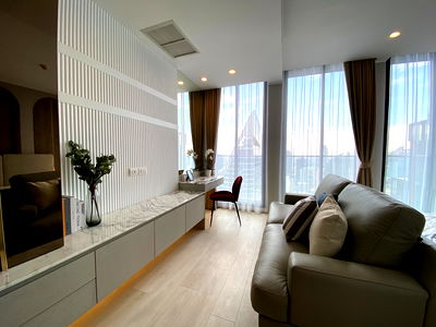 Condos for rent BTS Chit Lom : for rent Noble Ploenchit. 1bed 46sqm. Line id: @pfagent