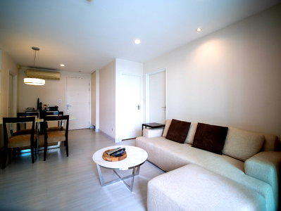 Condos for sale : Room Looks Brand New!! 71 Sq.m Condo for SALE at The Bangkok Sathorn - Taksin located in front of BTS Krung Thonburi!!