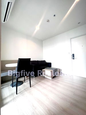 คอนโดให้เช่า : A65- 105     ให้เช่าคอนโด สกายไลน์ รัตนาธิเบศร์ ชั้น 36 เครื่องใช้ไฟฟ้าเฟอร์นิเจอร์ครบ ใกล้รถไฟฟ้า ติดถนนใหญ่ ปลอดภัยเดินทางสะดวก✨