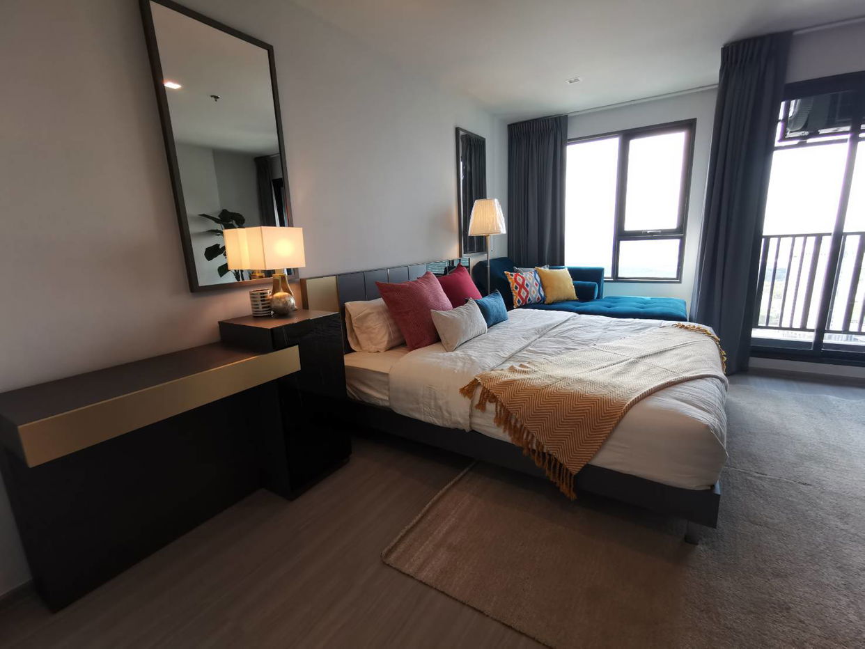 picture Wonderful High Rise 1-BR Condo at Life Ladprao near BTS Ha Yaek Lat Phrao (ID 513611) - 1/7