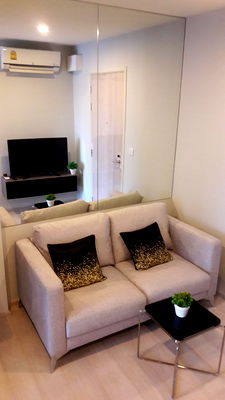 Condos for rent รพ.ตำรวจ : 1-BR Condo at Life Asoke near ARL Makkasan (ID 513647)
