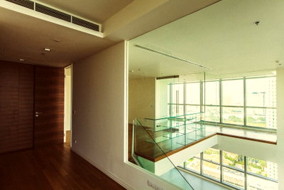 Condos for rent : 3-BR Condo at The River Condominium near BTS Saphan Taksin (ID 510897)