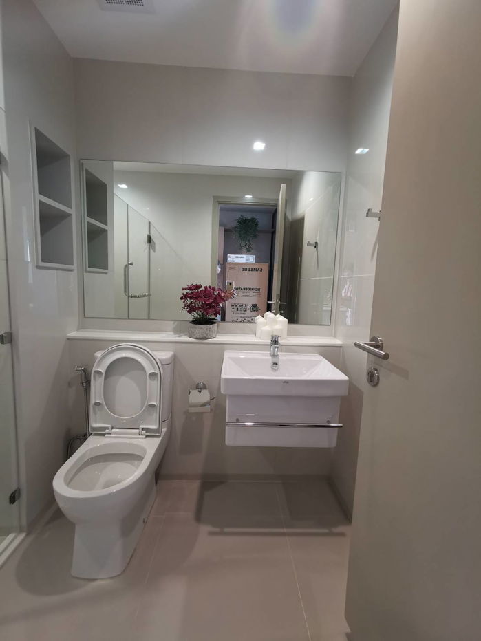 picture Wonderful High Rise 1-BR Condo at Life Ladprao near BTS Ha Yaek Lat Phrao (ID 513611) - 4/7