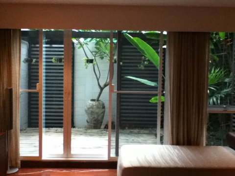 2-BR 191 Sqm Ground-Floor Condo Urbana Sukhumvit 15 Near BTS Nana (ID 510159)