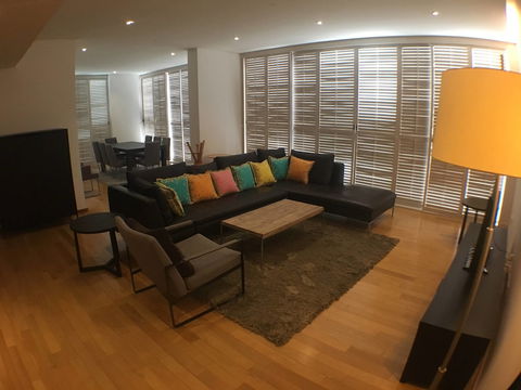 คอนโด 3-ห้องนอน ที่ เอควา สุขมวิท 49 คอนโดมิเนียม ใกล้ BTS ทองหล่อ (ID 513784)