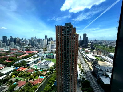 คอนโดให้เช่า : 🔵⚪️🔵 "For Rent" << Best room , Corner room , Negotiable >> At Q asoke line id:@arunestate 🔵⚪️🔵