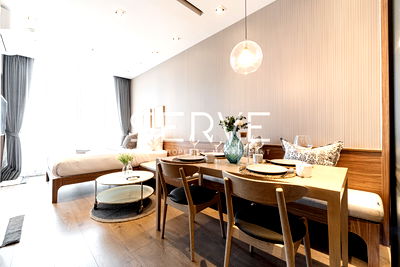 Condos for sale : Bright Studio Unit on High Fl. with South View Good Location  BTS Phrom Phong // For Sale