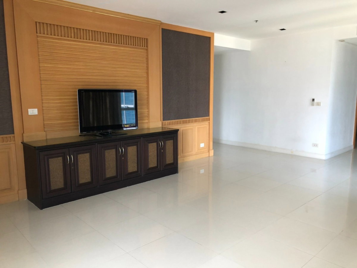 รูป 🔥 Athenee Residence - 4 Bedrooms for RENT ONLY 160K 🔥 - รูปที่ 8/37