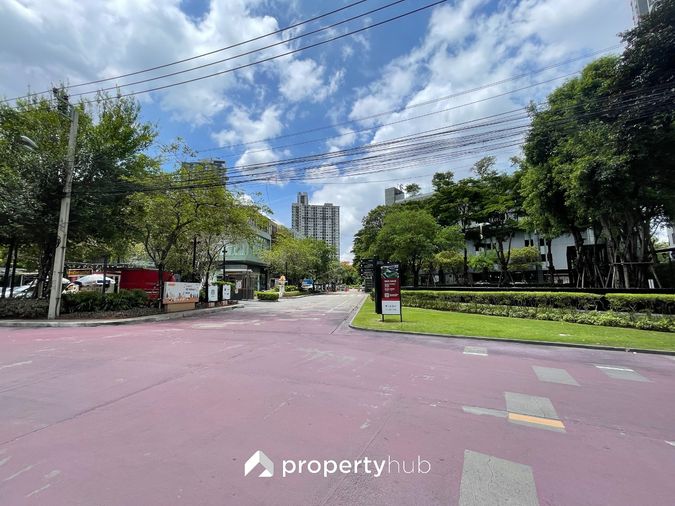 The Base Park East Sukhumvit 77