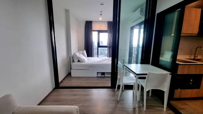 Condos for rent : Condo For Rent!!  The base Phetkasem