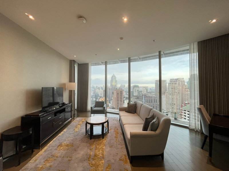 Condos for rent : for rent Magnolias Rajdamri. 2bed 100sqm. Line id: @pfagent