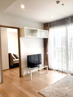 Condos for rent : for rent HQ Thonglor. 1bed 44sqm. Available 20Oct24 Line id: @pfagent