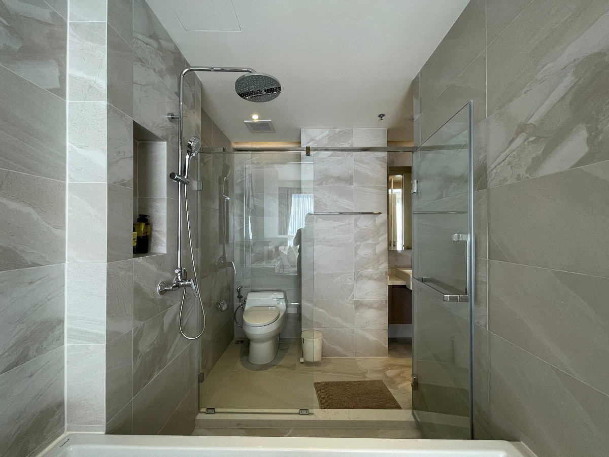 picture KEEN Sriracha Condo  1 Bed room - 10/20