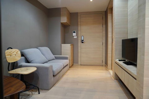 Klass Silom. 1bed 33sqm. Line id: @pfagent