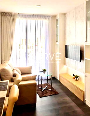 ขายคอนโด : 1 นอน แต่งสวยสไตล์ Bright ห้องกว้าง 33.4 ตร.ม. ทำเลดีๆ คอนโดใกล้ BTS อโศก 250ม. & MRT สุขุมวิท 200ม. ที่ Edge Sukhumvit 23 / ขายคอนโด