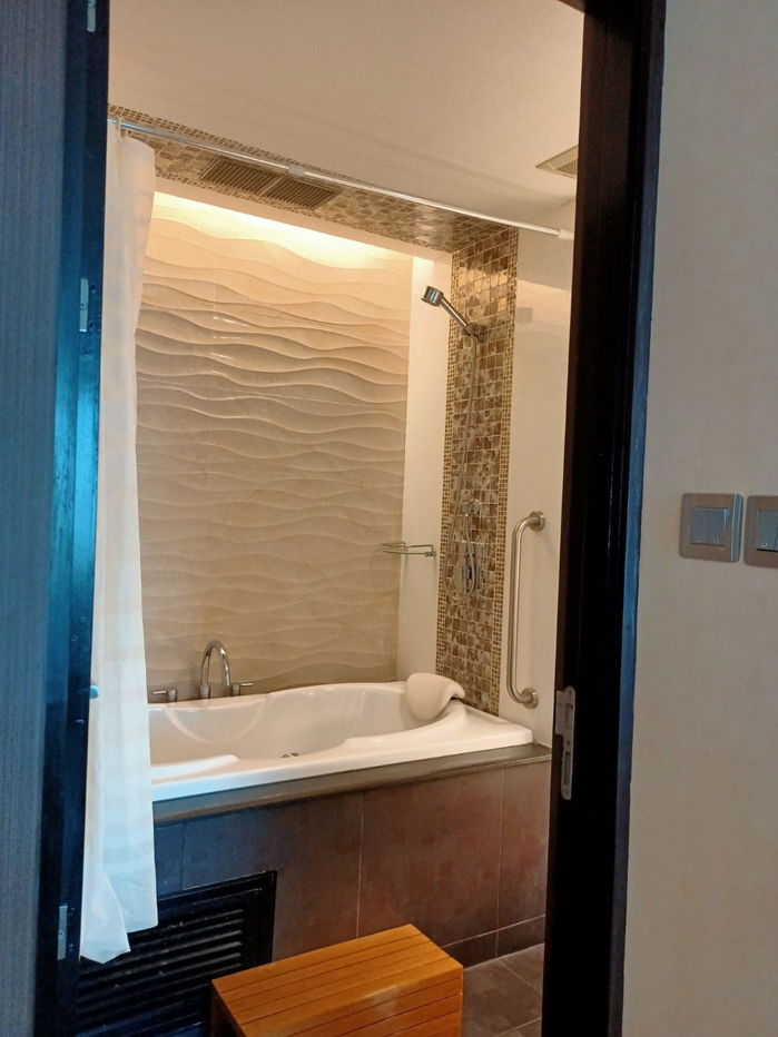 picture For Rent : Luxurious Beautiful & Modern 1 bedroom unit 45 Sqm. With Balcony 11000 THB/ Month - 5/7