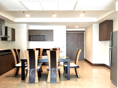 เช่าคอนโด ซอยทองหล่อ (สุขุมวิท 55) : Nusasiri Grand Condominium  S-NUSG8 Nice Room for rent