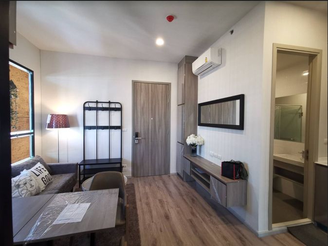 ว่างพร้อมอยู่! Knightsbridge prime . 1นอน33ตร.ม. Line id: @pfagent