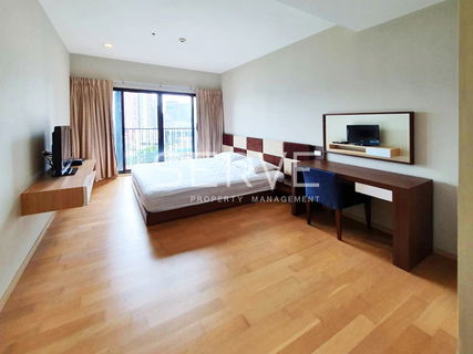 รูปภาพ คอนโดใกล้ BTS 1 นอน มีอ่าง ห้องใหญ่ เฟอร์ครบพร้อมอยู่ ทำเลดีใกล้ BTS เอกมัย เพียง 200 ม. // ที่ โนเบิล รีวิล