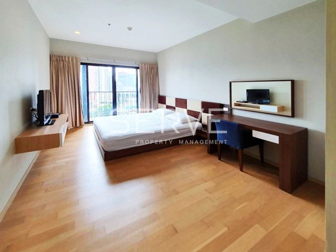 คอนโดใกล้ BTS 1 นอน มีอ่าง ห้องใหญ่ เฟอร์ครบพร้อมอยู่ ทำเลดีใกล้ BTS เอกมัย เพียง 200 ม. // ที่ โนเบิล รีวิล