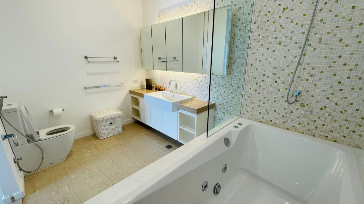 รูป For rent Northpoint Pattaya 3 Bed rooms hight floor Fully furnished and sunset view (S03-1036) - รูปที่ 10/19