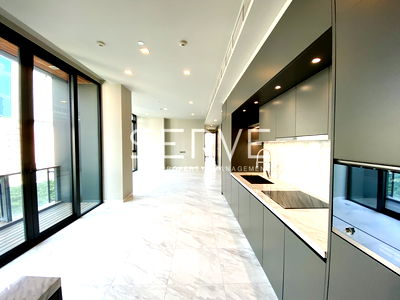 Condos for sale : 33MB (All in)!!  2 Bed 3 Baths with Bathtub Good Location Condo Center In Thonglor Area BTS Thong Lo at The Monument Thong Lo Condo / For Sale