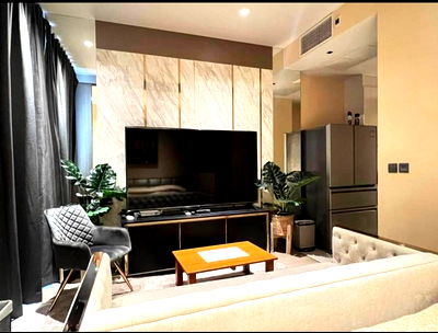 Condos for rent Sathorn Thani Tower : for rent Ashton Silom. 1bed 36sqm. Line id: @pfagent