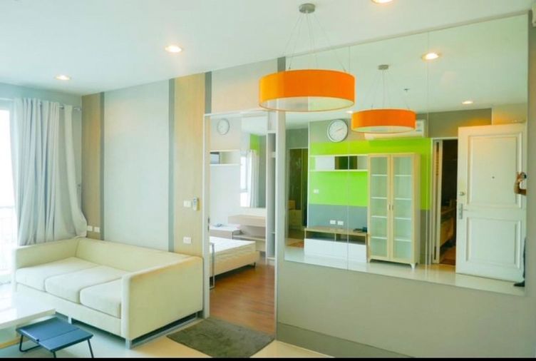 for rent Q House Sathon. 2bed 63sqm. Line id: @pfagent