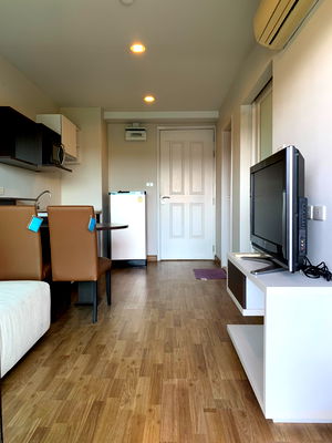 Condos for sale Crystal Design Center : Condo for sale, Baan Navatara, Building D, area 32.72 sq.m., Kaset Nawamin location - along the Ramintra Expressway.