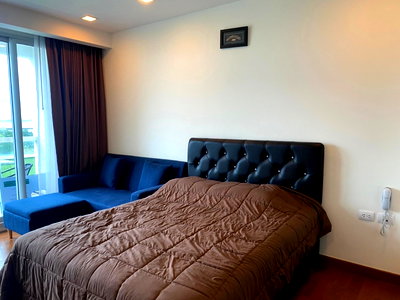 Condos for rent : For rent the Palm wongamat beach Fornt pattaya Studio short and long term (S03-1103)